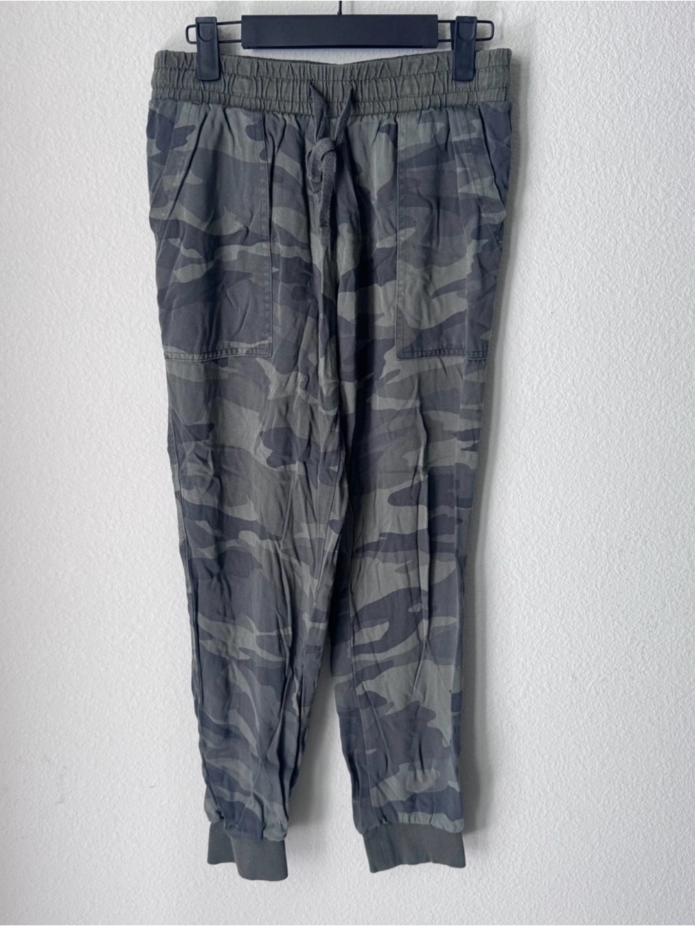 Splendid Olive & Gray Camo Women's Drawstring Joggers